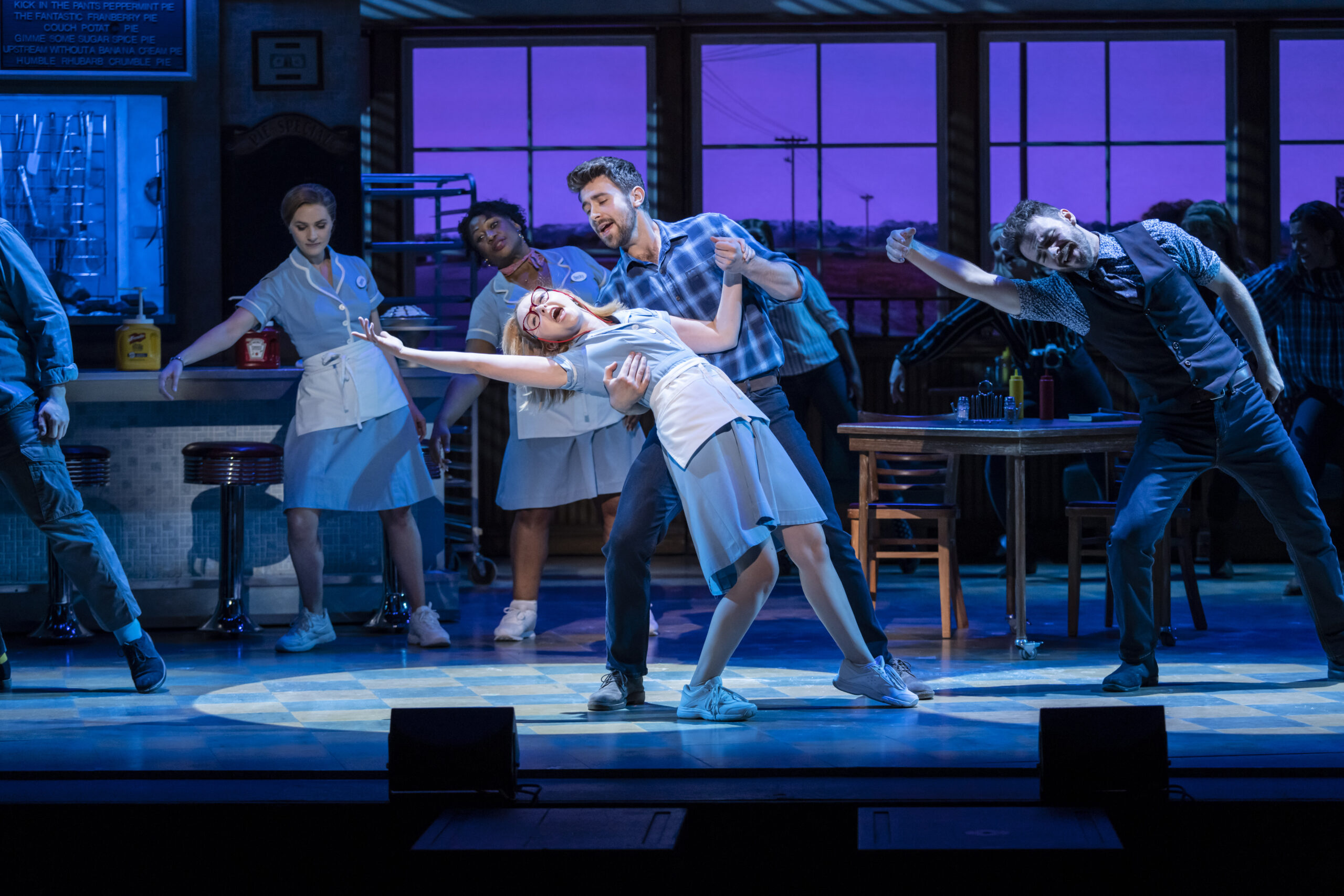 Waitress Review | Birmingham Hippodrome